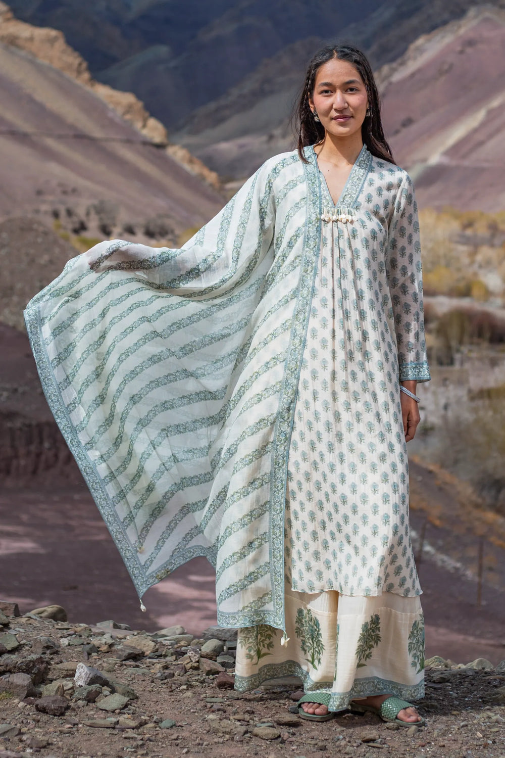 White Dafne Kurta Set