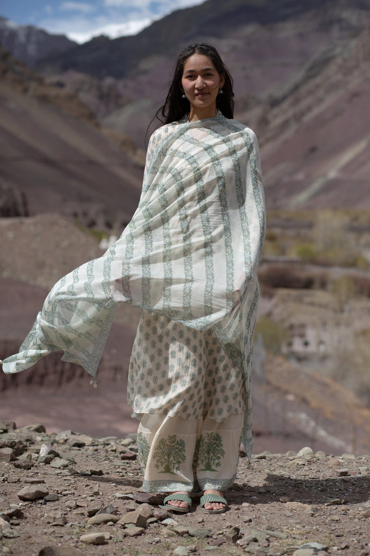 White Dafne Kurta Set
