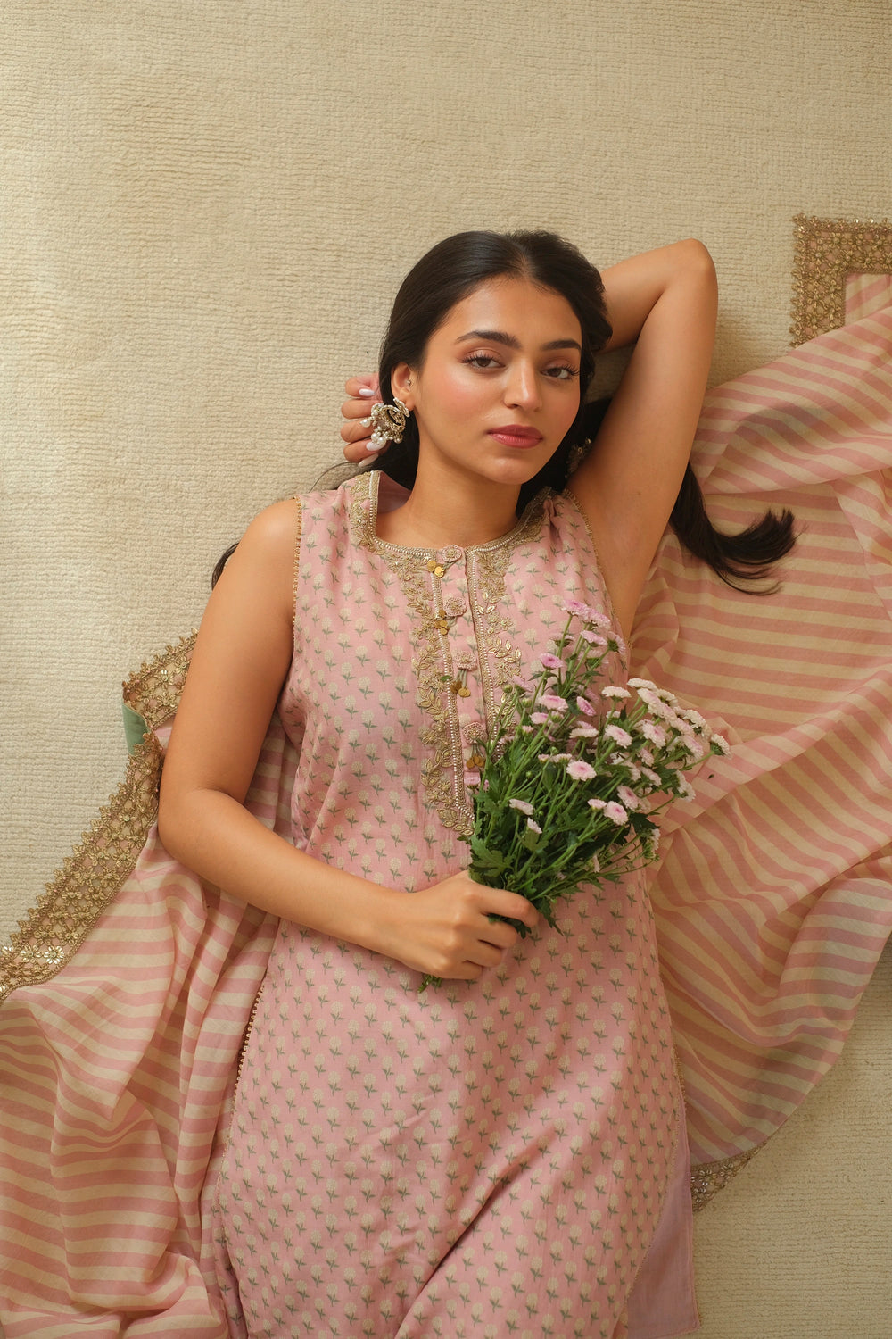 SLEEVELESS ANARGUL KURTA