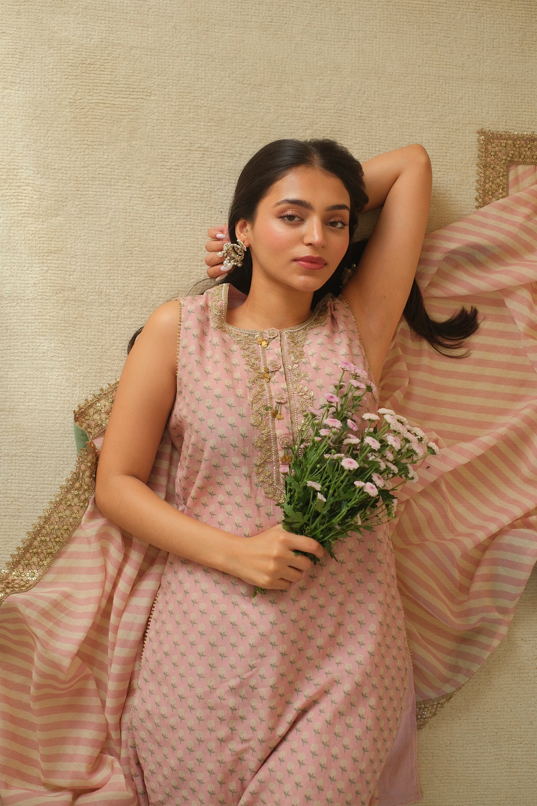 SLEEVELESS ANARGUL KURTA