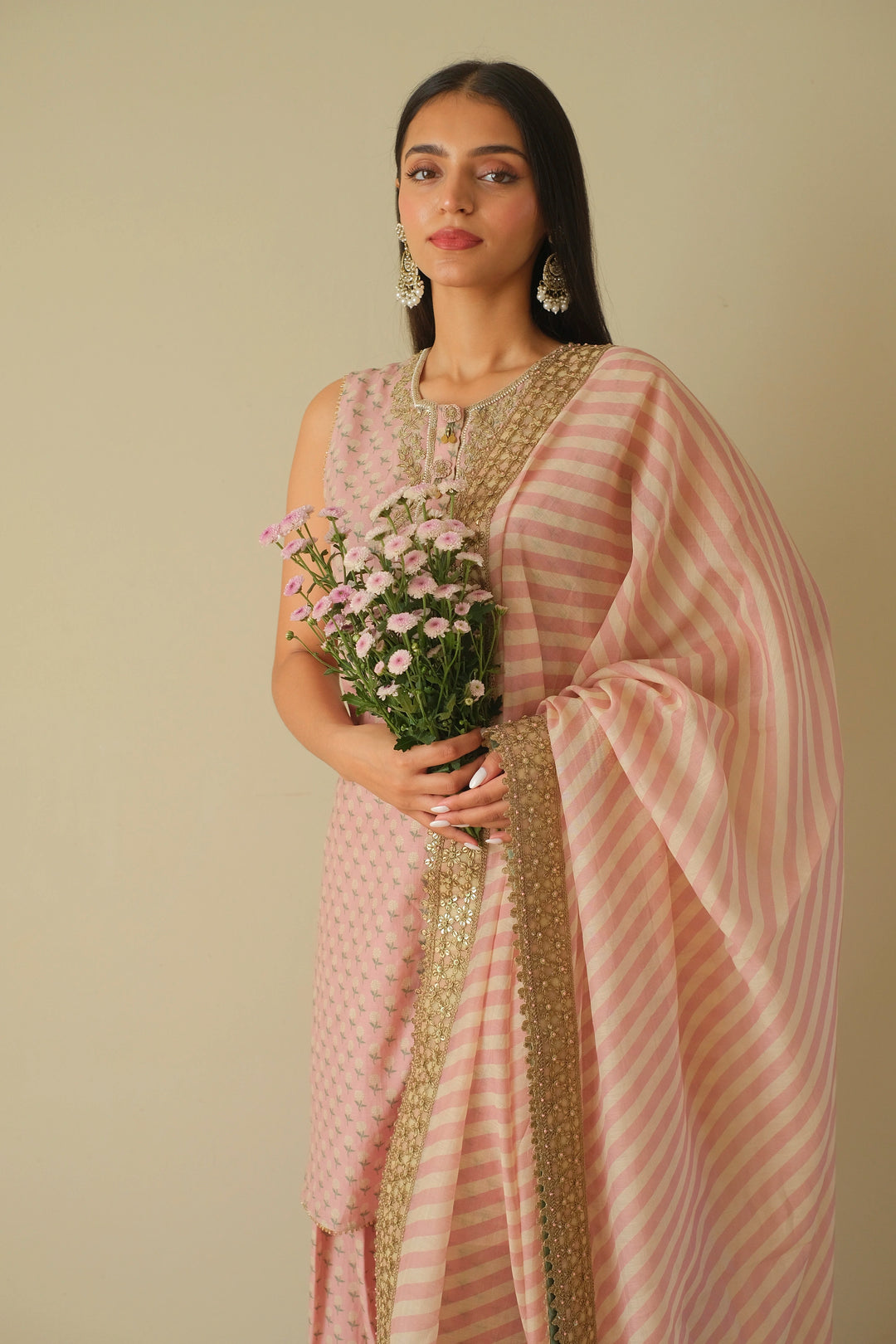 SLEEVELESS ANARGUL KURTA