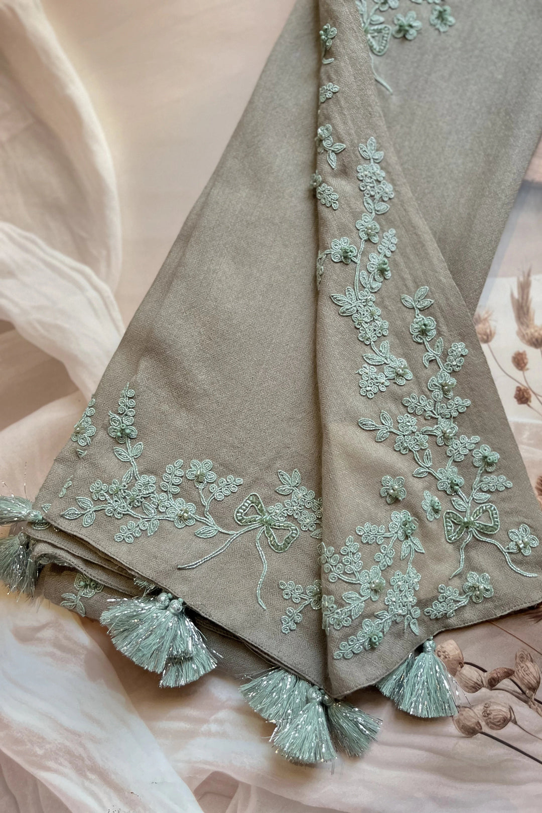 Grey Winter Vines Stole