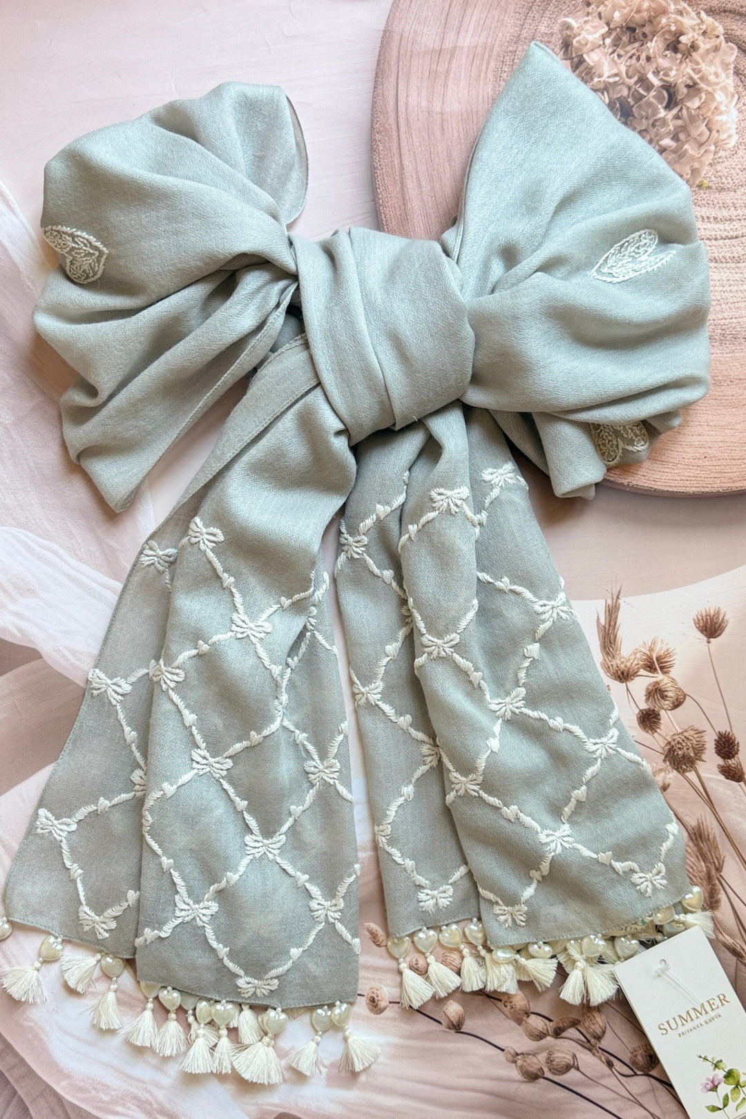 Grey Bows And Checks Stole