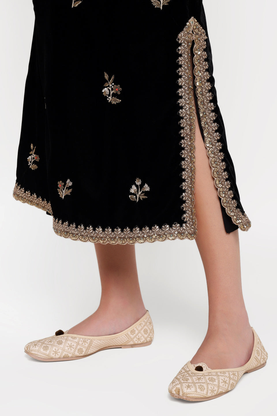 Black Noor-e-Summer Kaftan